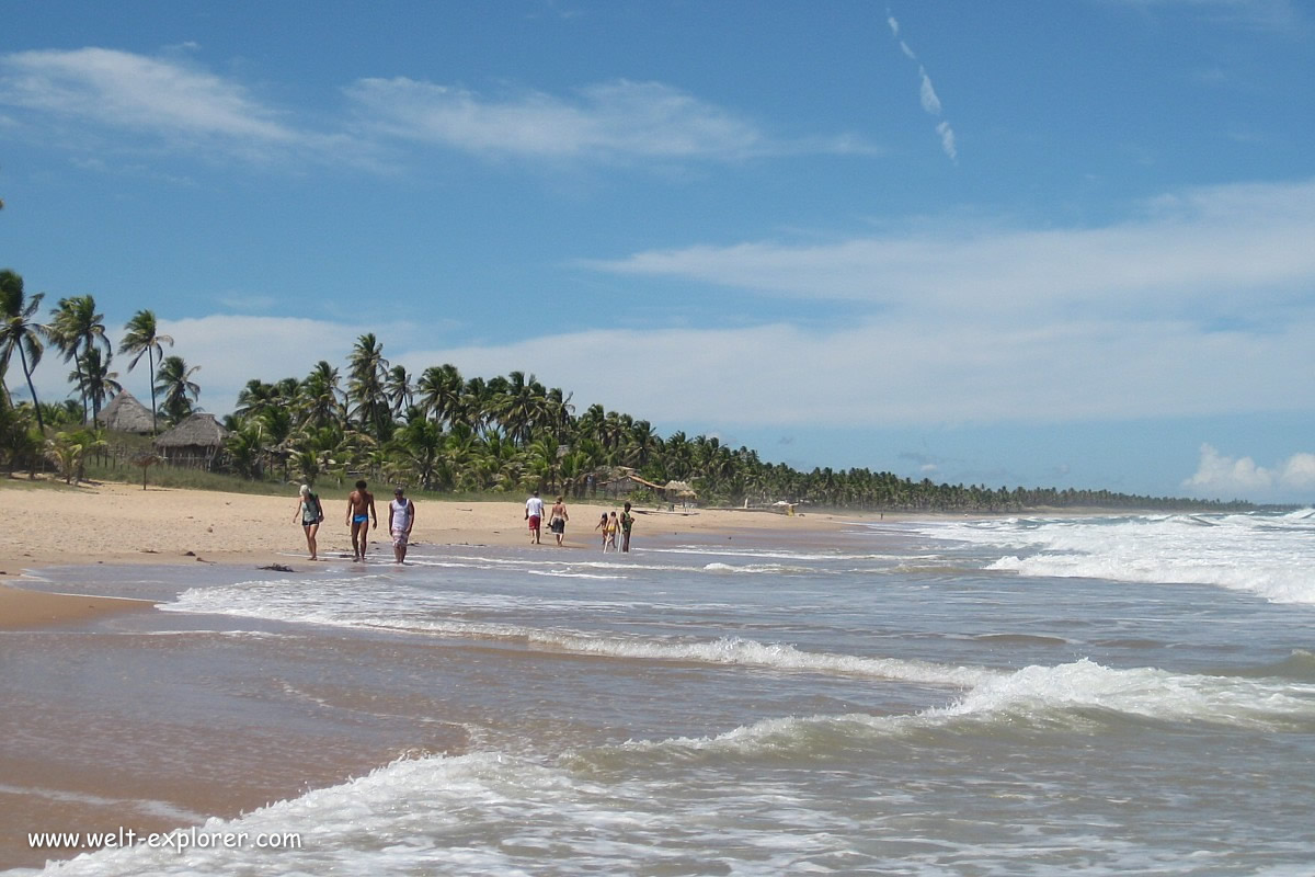 Strand am Atlantik im Bundesstaat Bahia in Brasilien